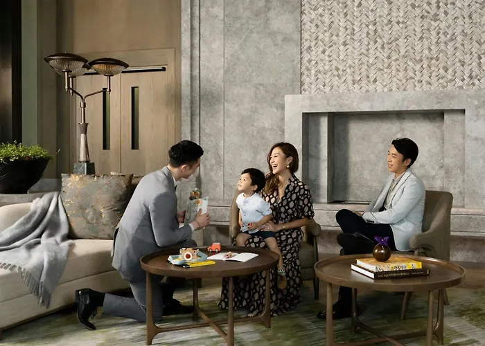 Hotels with tennis St. Regis Hong Kong